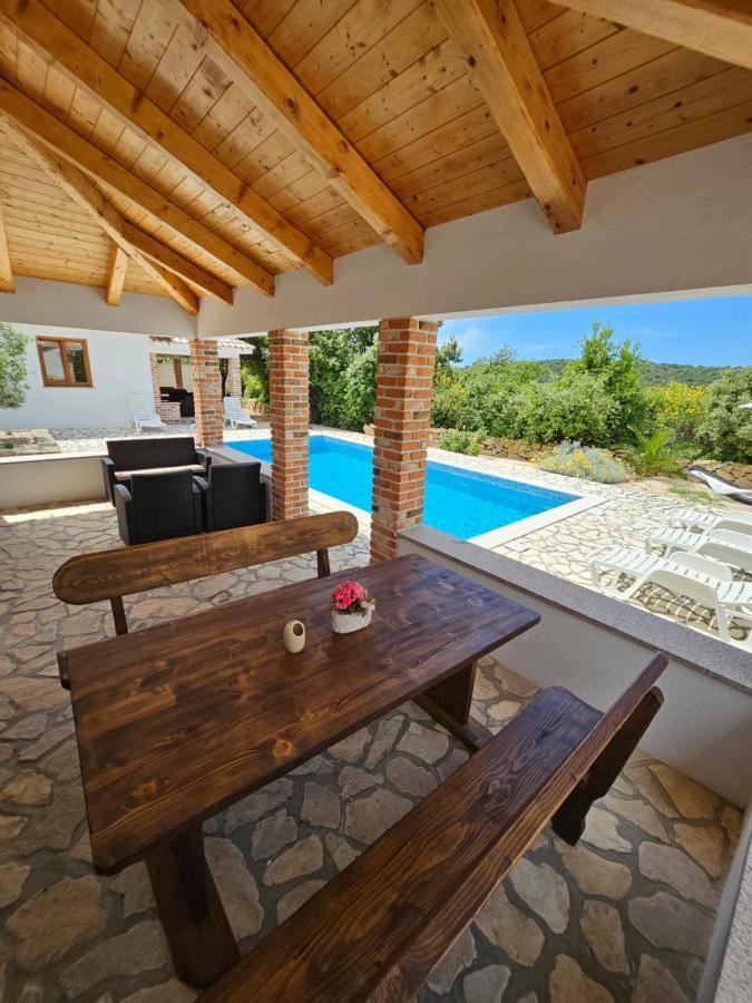 Holiday Homes Sintija Kampor Kültér fotó