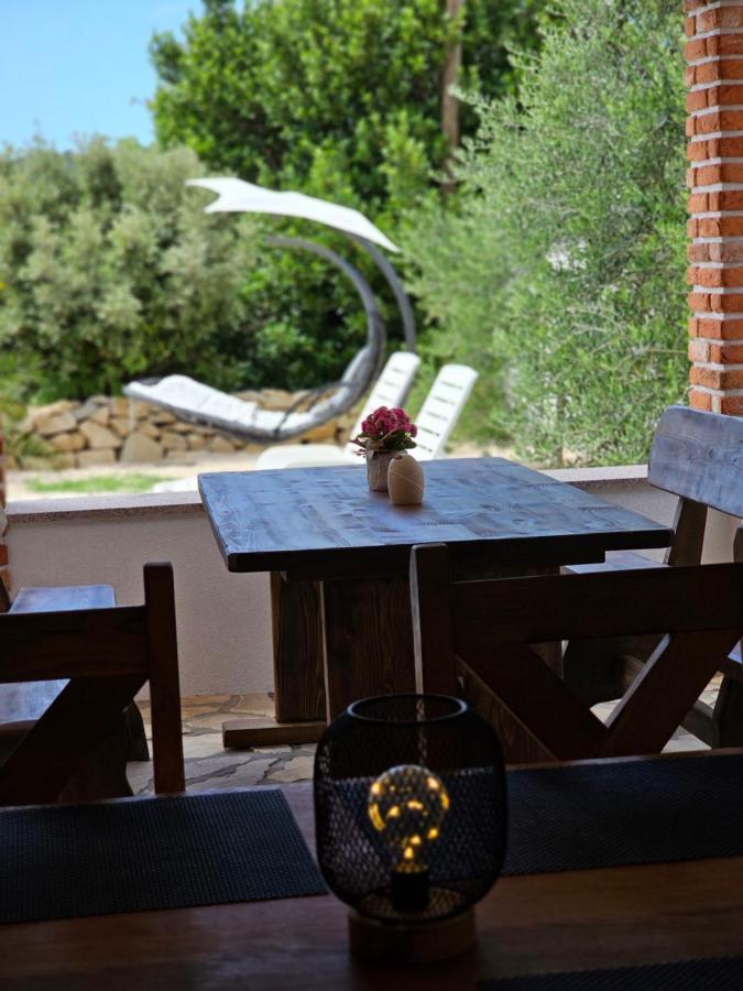 Holiday Homes Sintija Kampor Kültér fotó