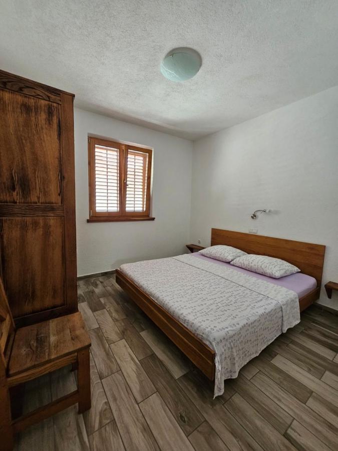 Holiday Homes Sintija Kampor Kültér fotó