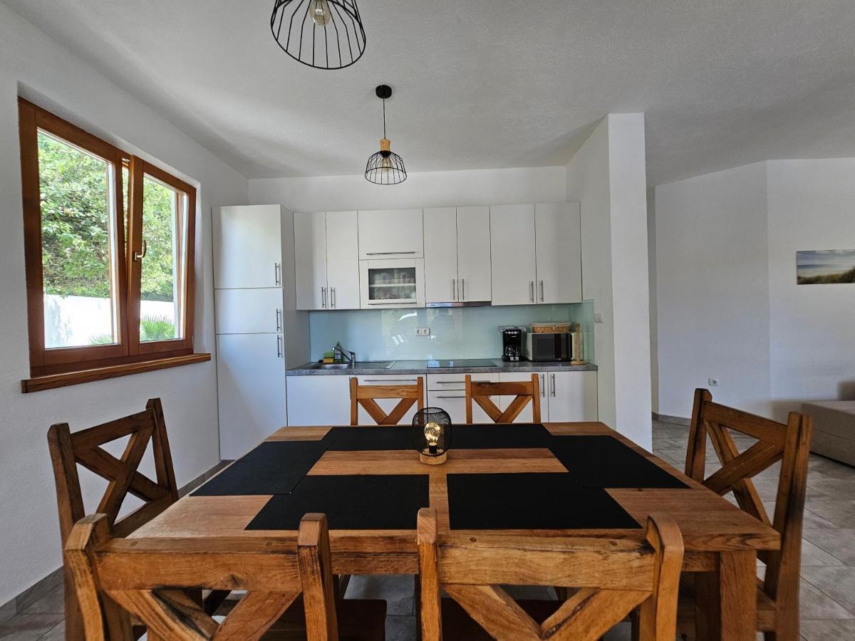 Holiday Homes Sintija Kampor Kültér fotó