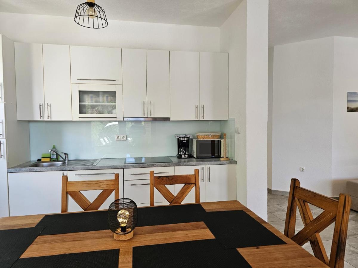 Holiday Homes Sintija Kampor Kültér fotó