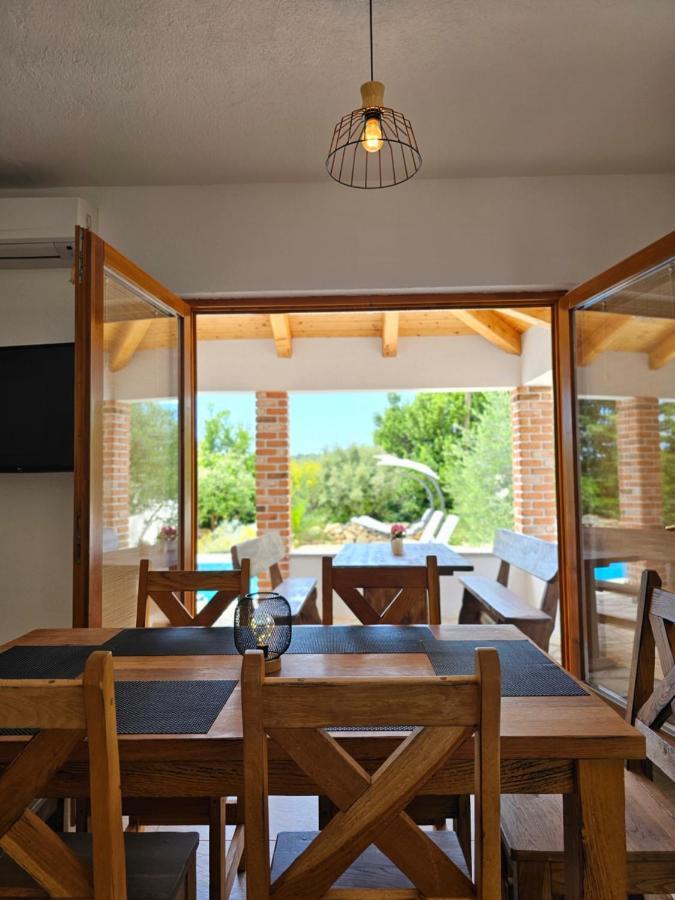 Holiday Homes Sintija Kampor Kültér fotó